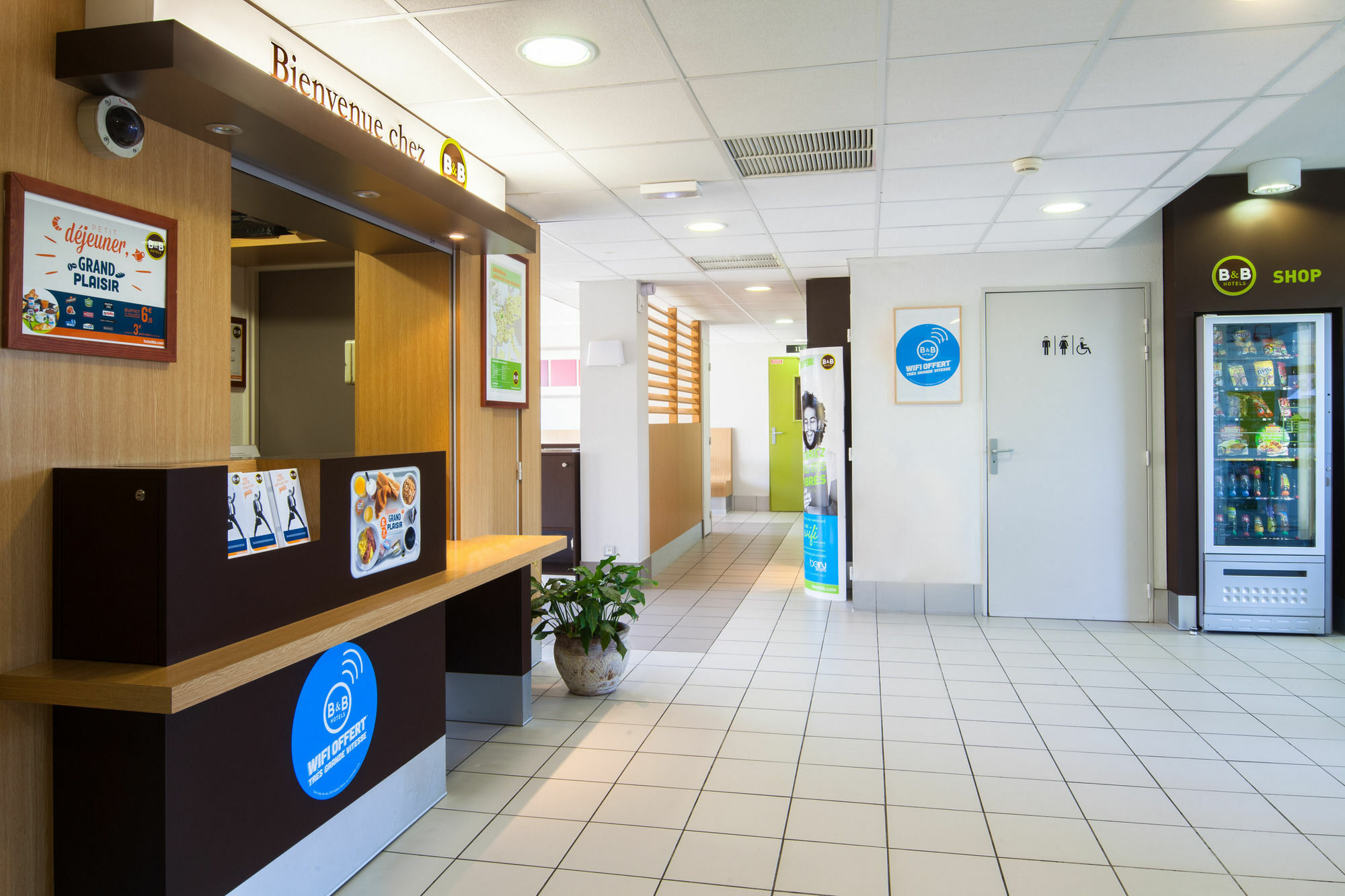B&B Hotel Эврё Экстерьер фото