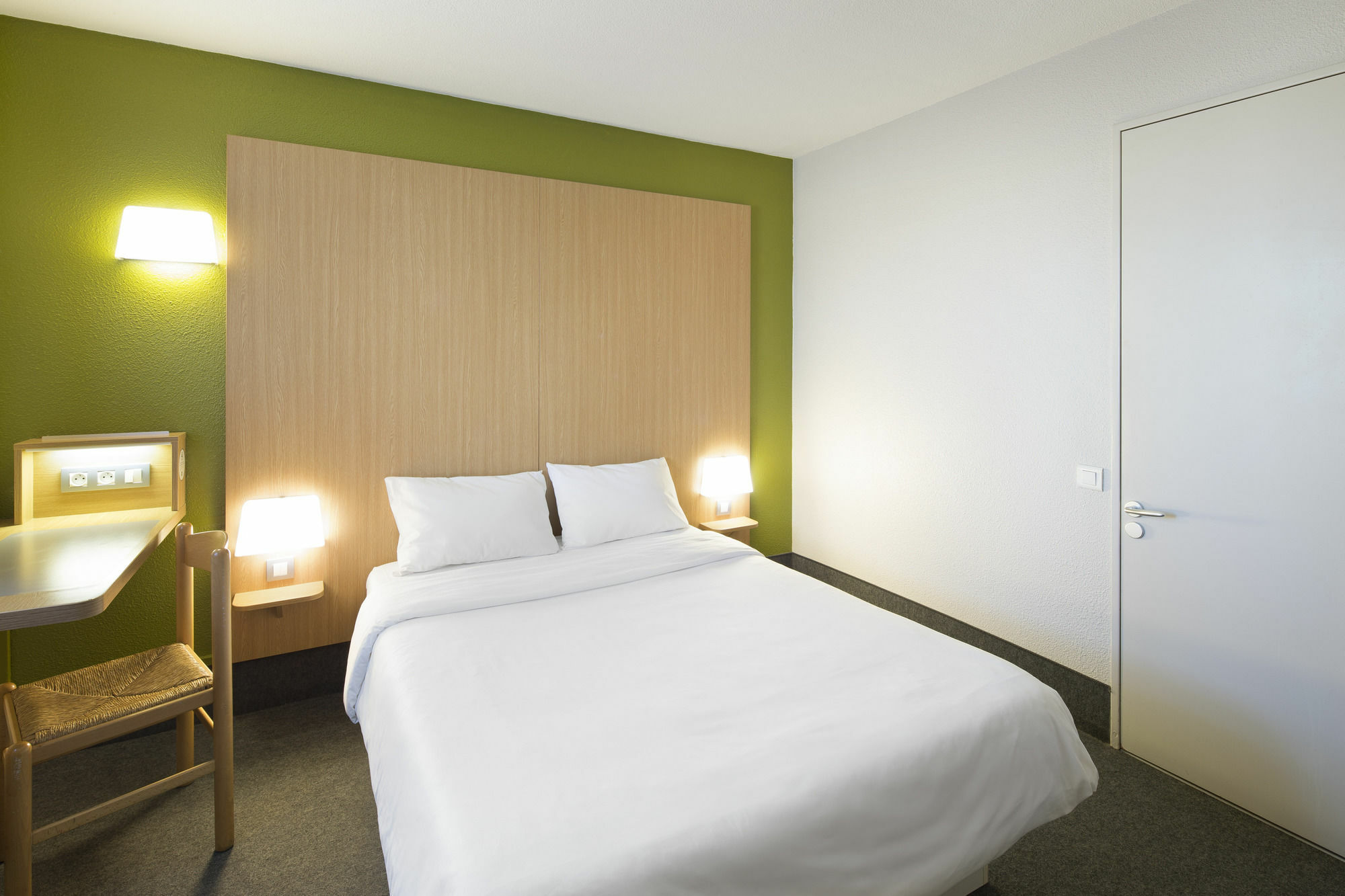 B&B Hotel Эврё Экстерьер фото